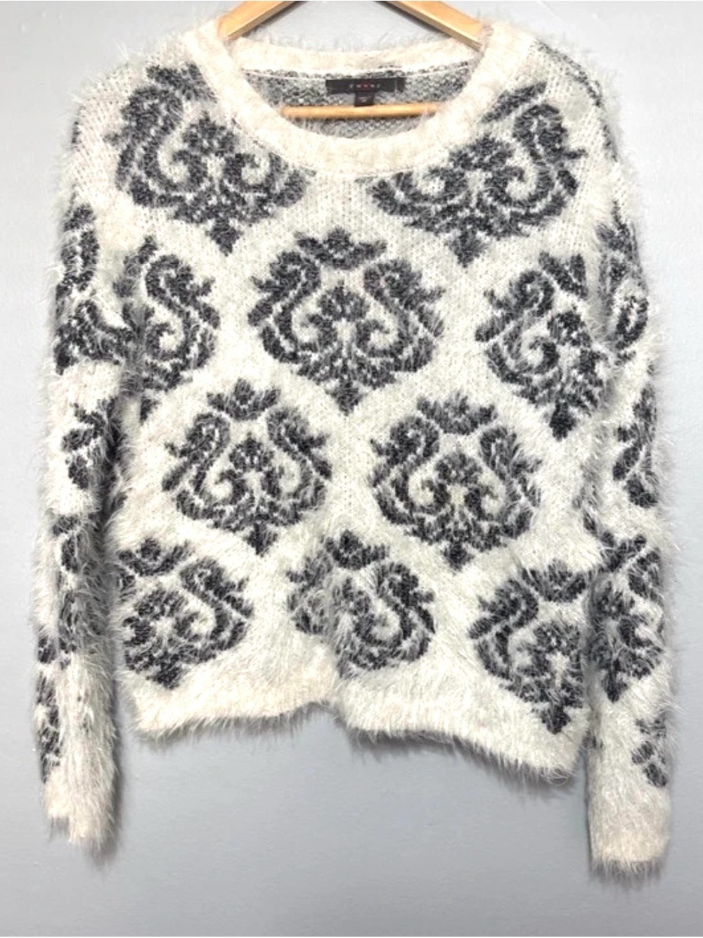 Fever Black White Damask Print Fuzzy Eyelash Knit Pullover Sweater Size M
